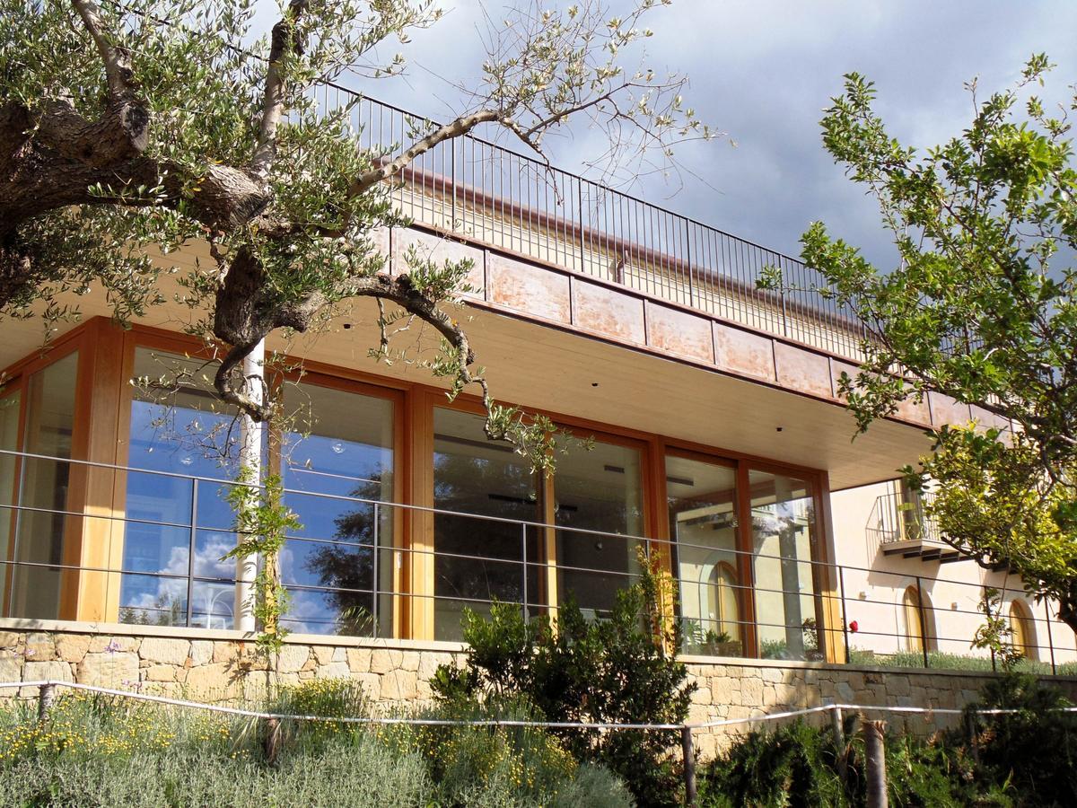 Alimunera Naso Exterior photo