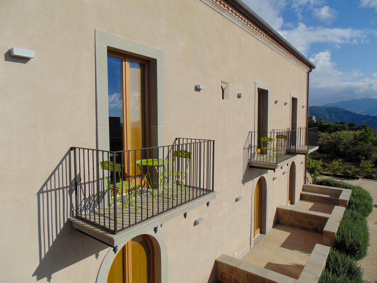 Alimunera Naso Exterior photo